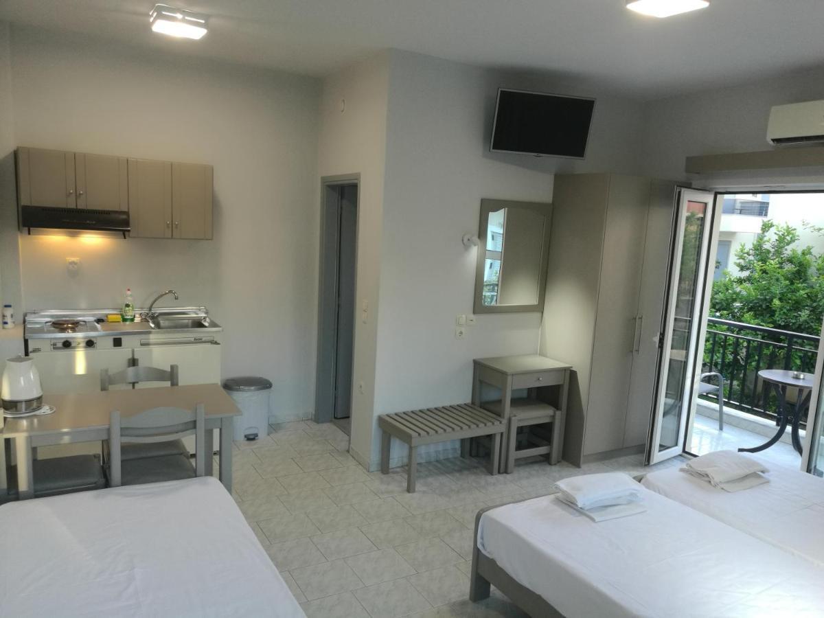 Niriis Hotel คาโตดารัตโซ ภายนอก รูปภาพ