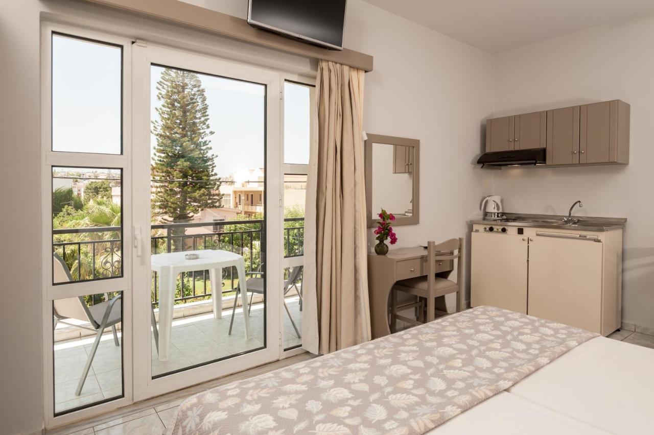 Niriis Hotel คาโตดารัตโซ ภายนอก รูปภาพ