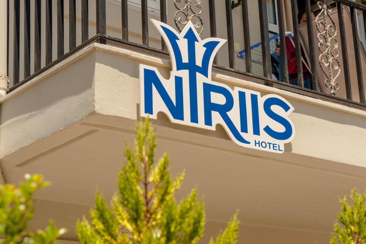 Niriis Hotel คาโตดารัตโซ ภายนอก รูปภาพ