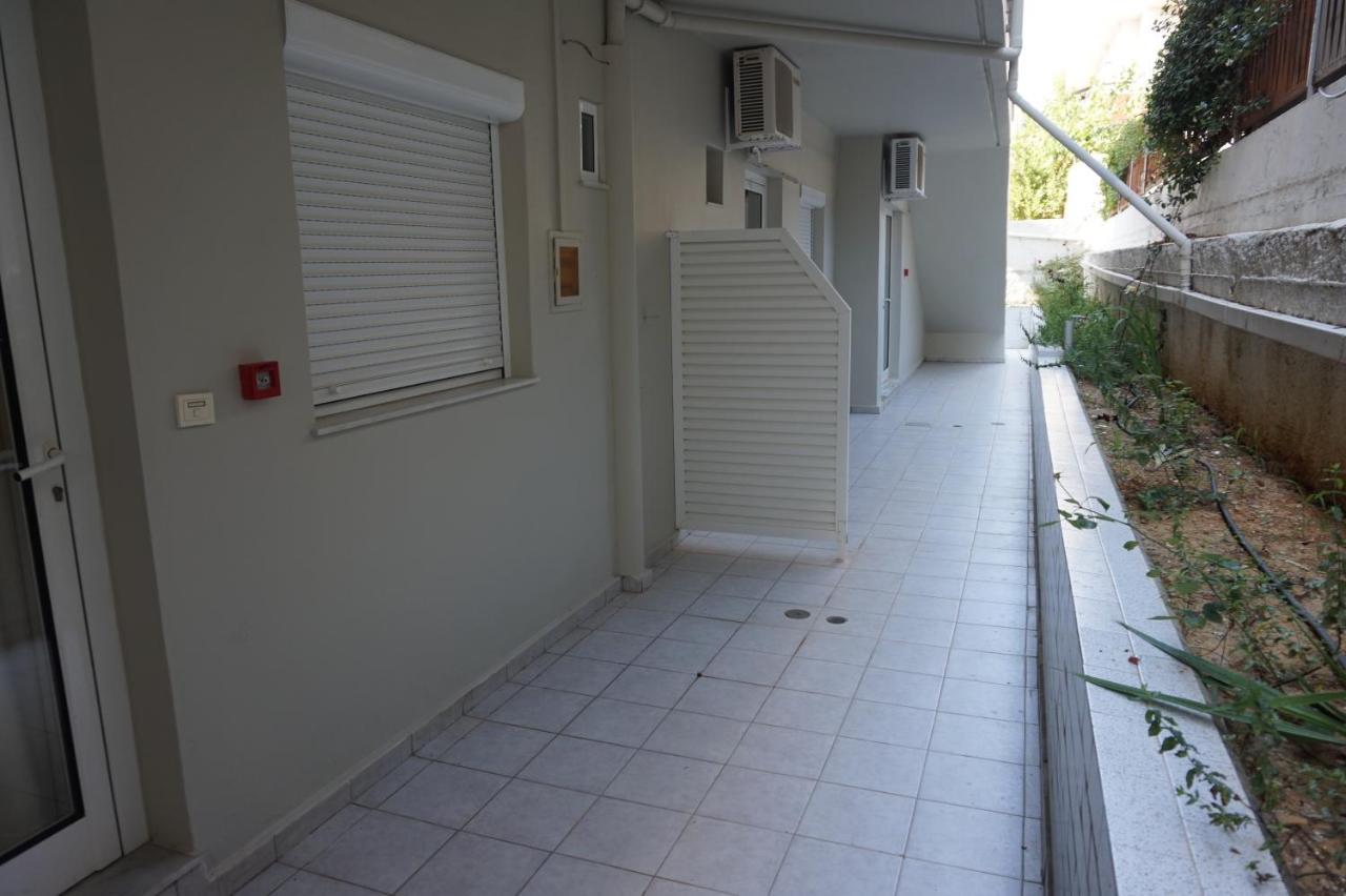 Niriis Hotel คาโตดารัตโซ ภายนอก รูปภาพ